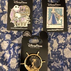 Disney Pin Trading Pin Bundle